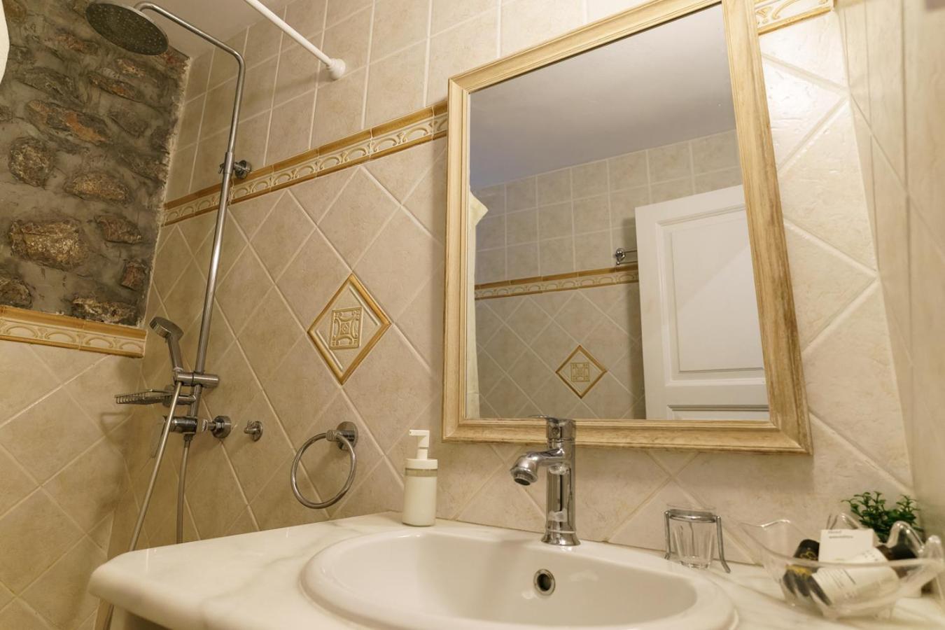 Nereids Guesthouse Ídra Kültér fotó